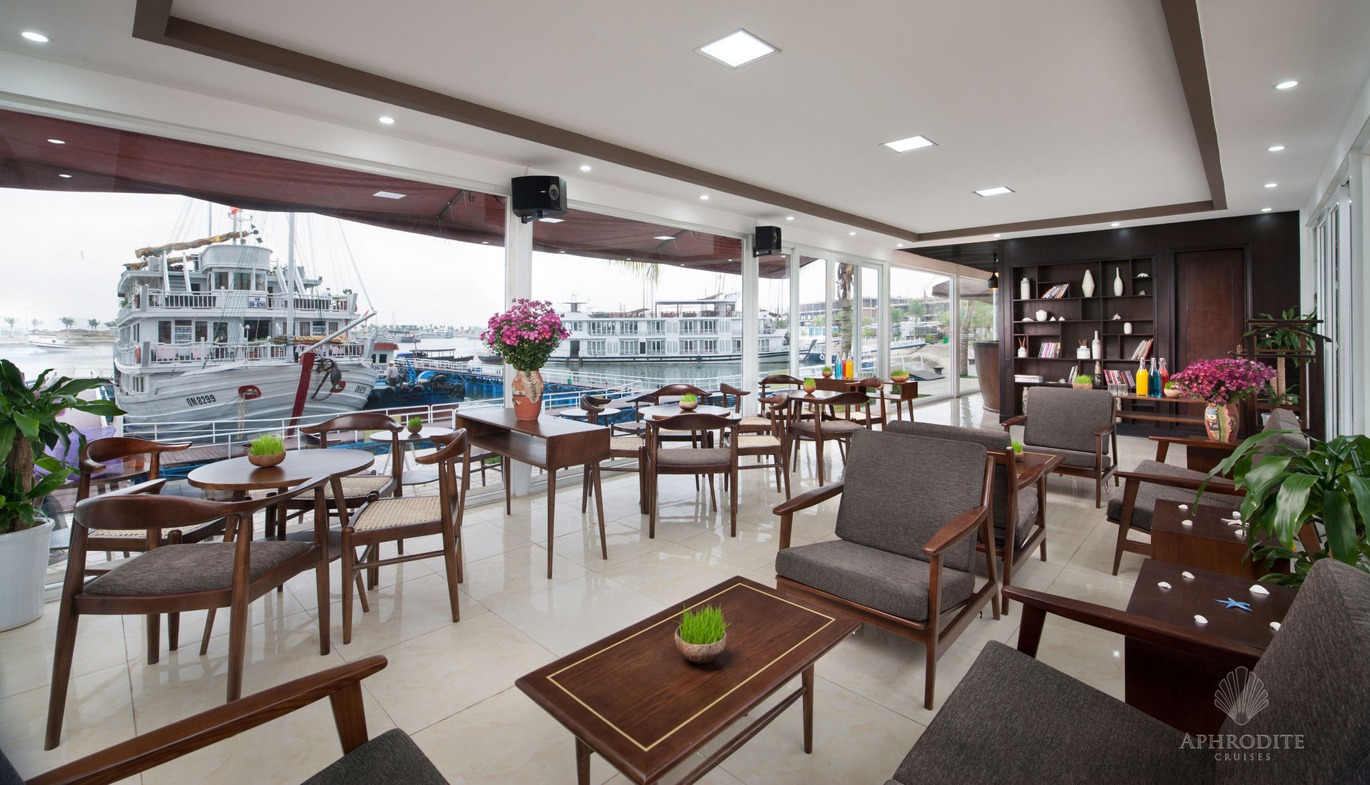 Aphrodite Cruise Ха Лонг Екстериор снимка