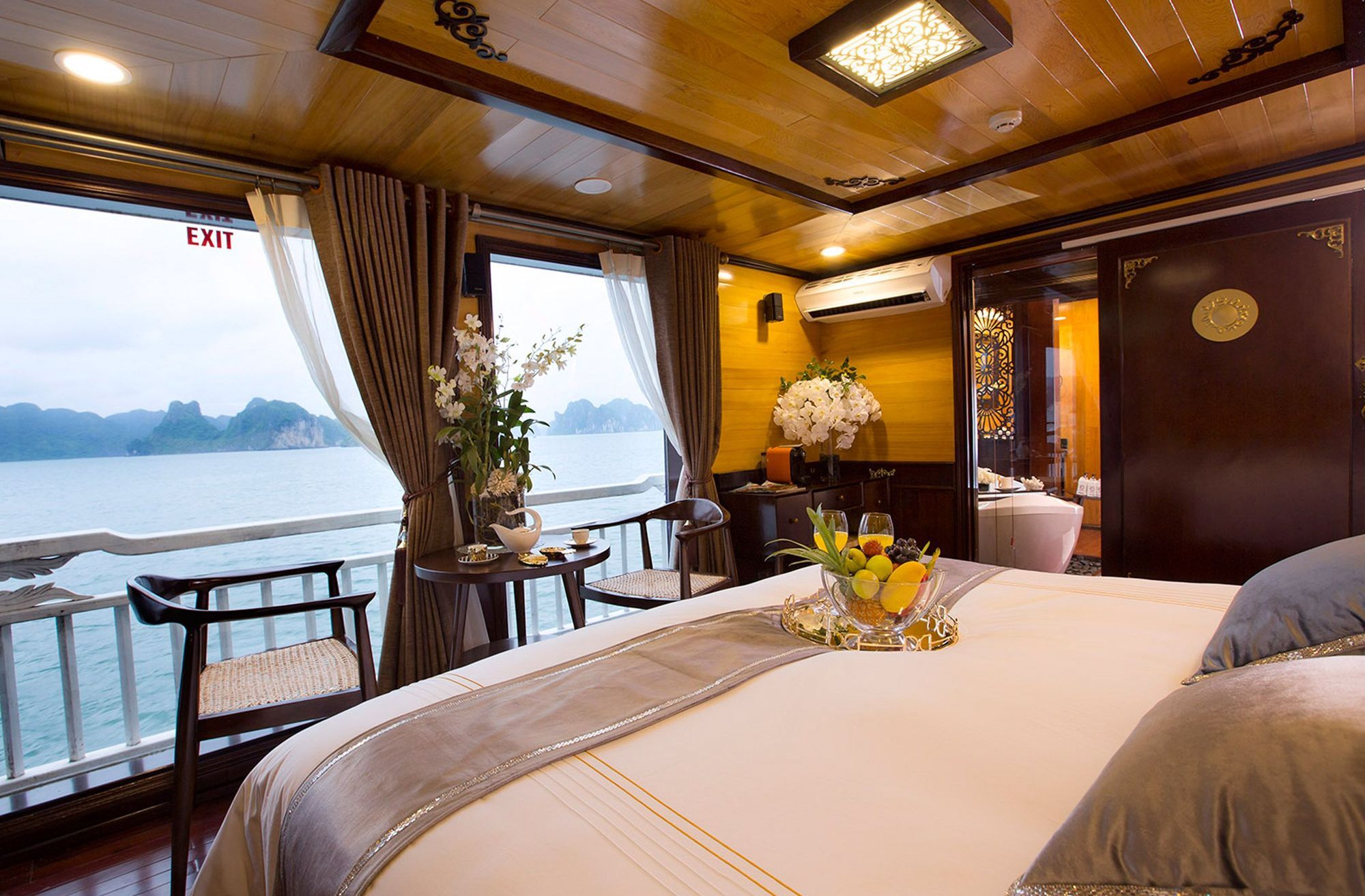 Aphrodite Cruise Ха Лонг Екстериор снимка