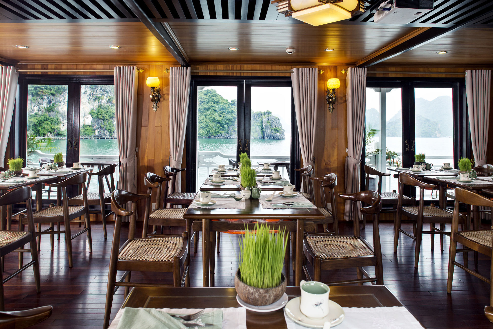 Aphrodite Cruise Ха Лонг Екстериор снимка